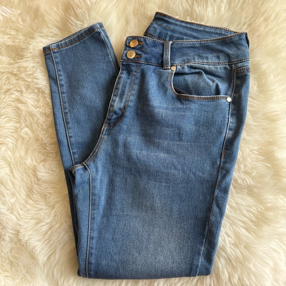 Tahari Classic Women’s Blue Jeans